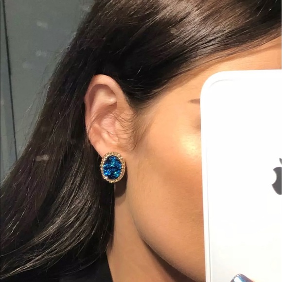 New Round Crystal Stud Earrings - Picture 5 of 6